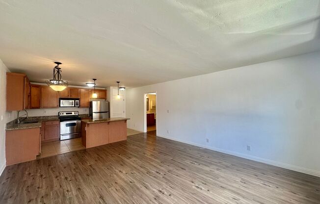 San Diego State Upgraded 1 BD / 1 BA W/ Parking & In-Unit Laundry!!