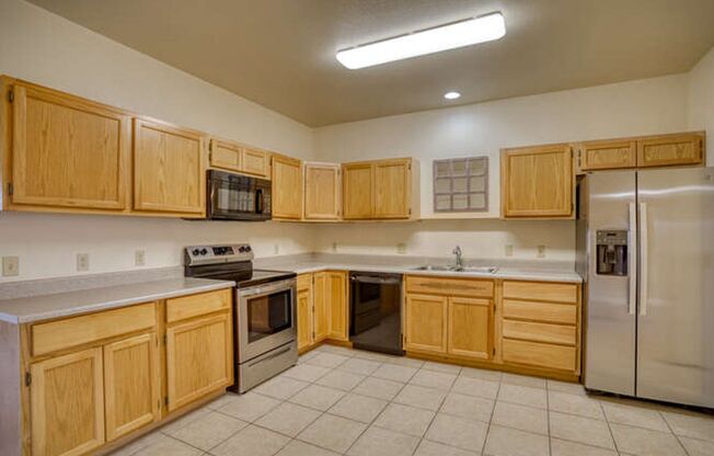 3 beds, 2 baths, $2,200, Unit Unit C