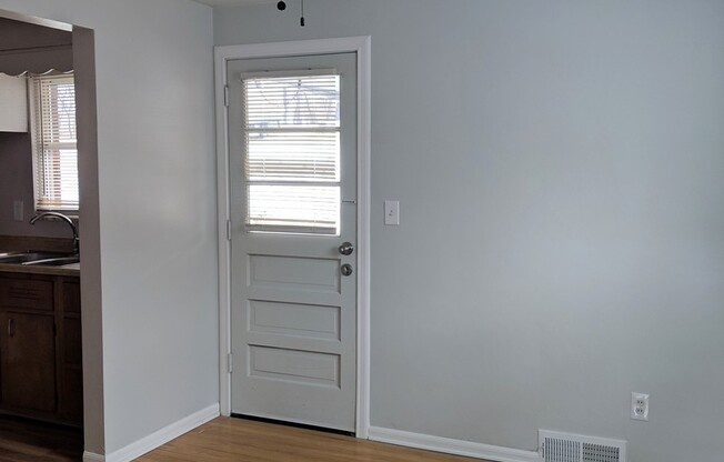 Beautifully Kept 4 Bedroom House next to Universal Park
