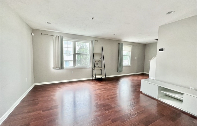 1005 TRAPELO RD