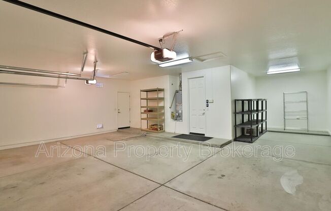 2021 W GLORIA LN