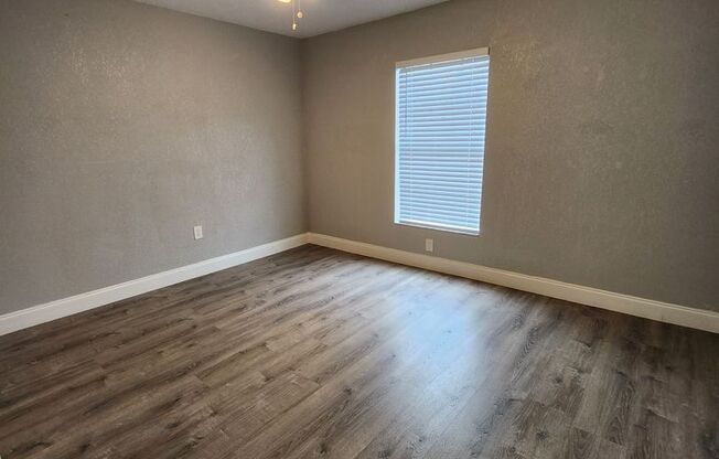 2 beds, 1 bath, 1,000 sqft, $1,295, Unit 5716 D