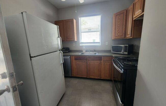 2 beds, 1 bath, $1,700