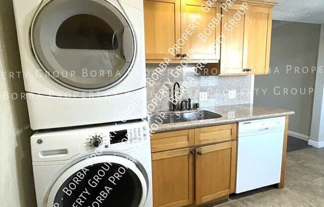 4231 E 10 ST
