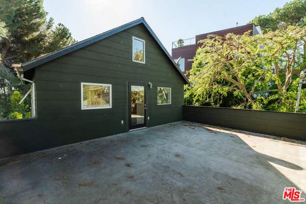 2300 BAXTER ST