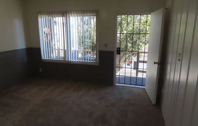 Studio, 1 bath, 400 sqft, $1,640, Unit 5