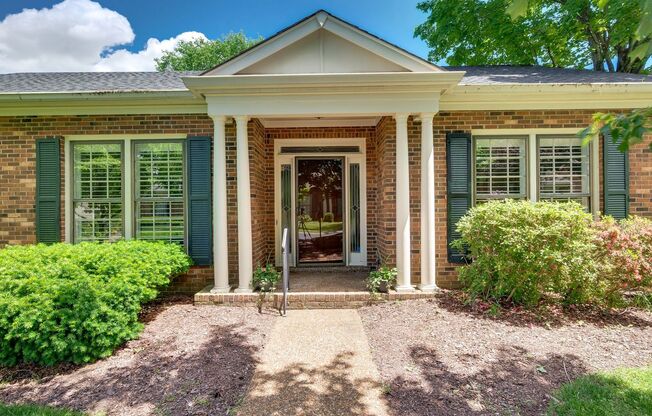 Awesome 3BE/2BA home in the heart of Green Hills!