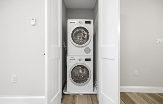 1 bed, 1.5 baths, 842 sqft, $3,975, Unit 303