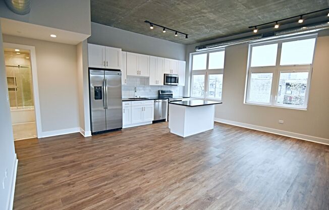 2 beds, 2 baths, 1,014 sqft, $4,100, Unit 3833-311