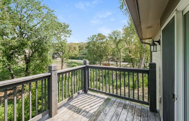 2 beds, 1.5 baths, 874 sqft, $1,075