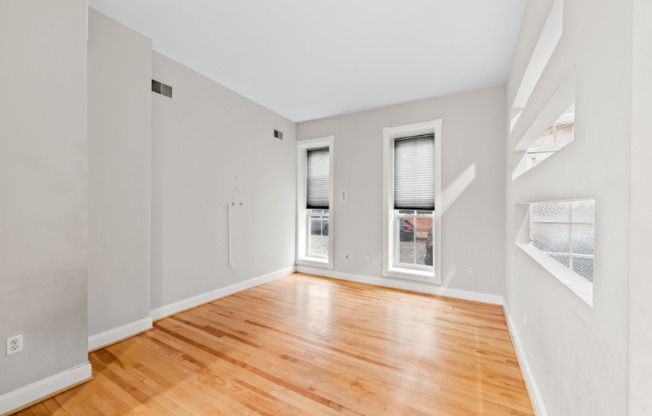 712 S WOLFE