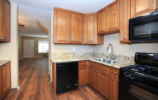 2 beds, 1.5 baths, $2,495, Unit 18