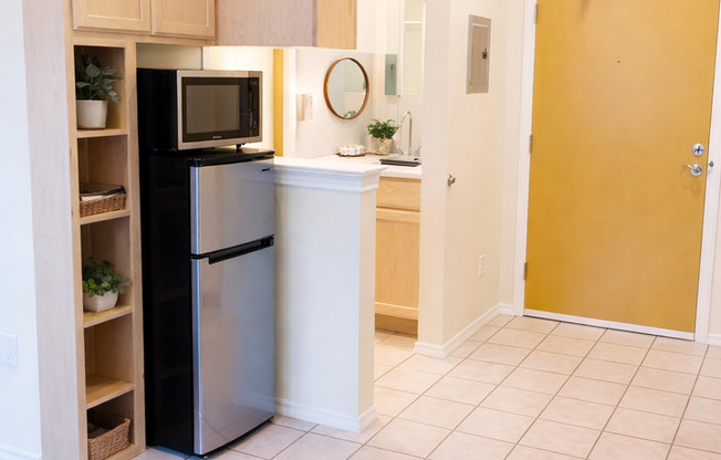 Studio, 1 bath, 230 sqft, $1,191, Unit F-07