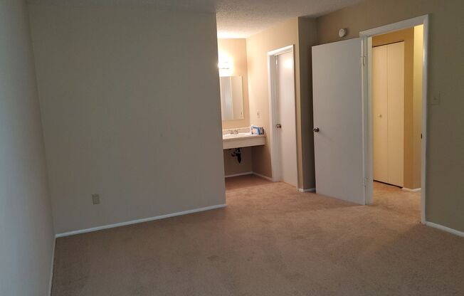 2 beds, 1 bath, $1,450