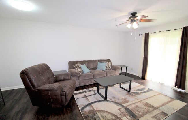 2 beds, 2 baths, $800