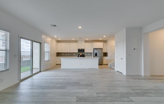 3 beds, 3 baths, $2,750, Unit UNIT 1140