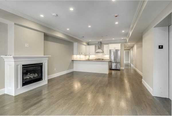 205 W 8 ST