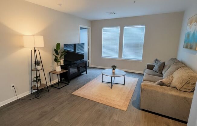 3 beds, 3 baths, 849 sqft, $1,785, Unit 123