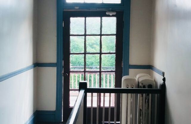 1 bed, 1 bath, $1,295, Unit Apt. 10