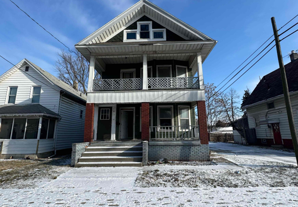 318 TROY ST