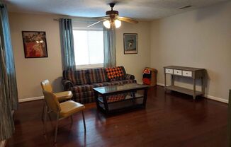 2 beds, 2 baths, $1,300