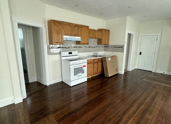 3 beds, 1 bath, 1,100 sqft, $3,000, Unit 1