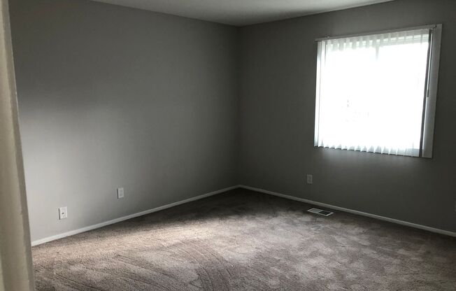 3 beds, 2 baths, 1,300 sqft, $1,749, Unit 5924