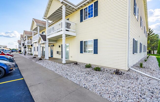 2 beds, 1 bath, 1,100 sqft, $1,299, Unit 109 - 02