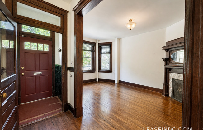 128 ADAMS ST