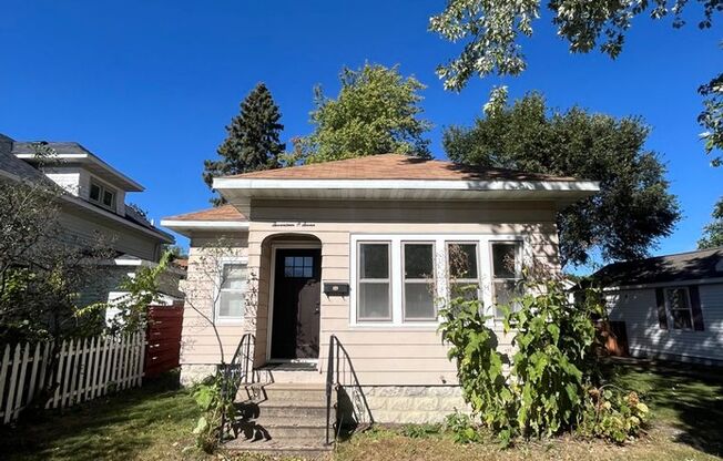 3 beds, 1 bath, $1,695