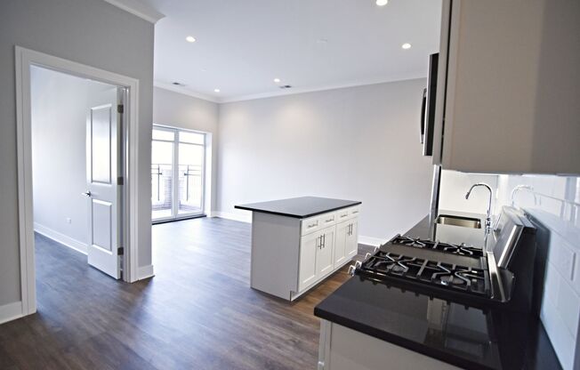 2 beds, 2 baths, 950 sqft, $3,550, Unit 927-301