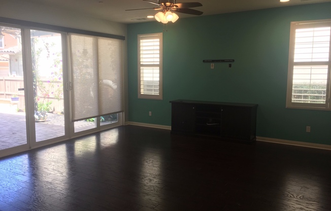 Move in Ready Home in the Beautiful Del Sur Community