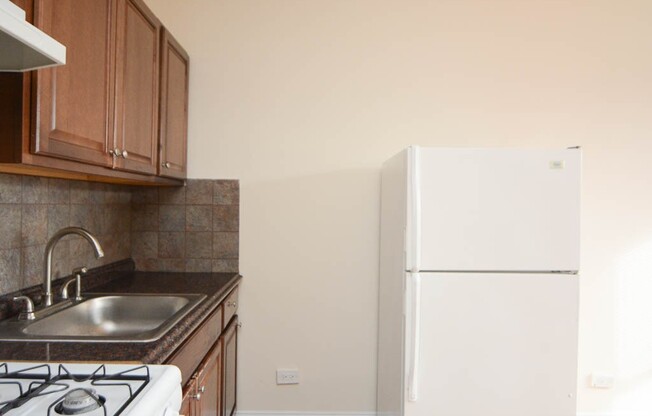 2737 Spaulding