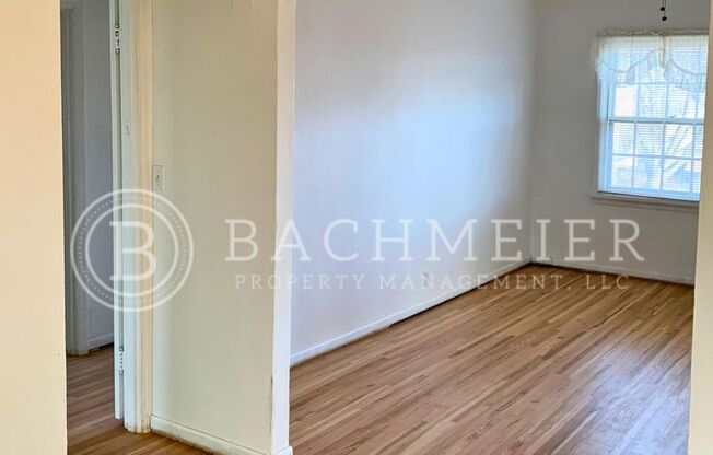 2 beds, 1 bath, $950, Unit 516 NW 5th St