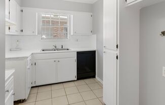 2 beds, 1.5 baths, $900, Unit Apt 13C