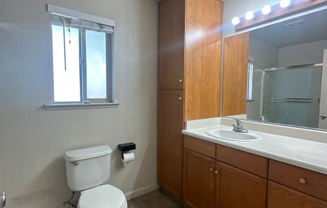 2 beds, 1 bath, $1,795