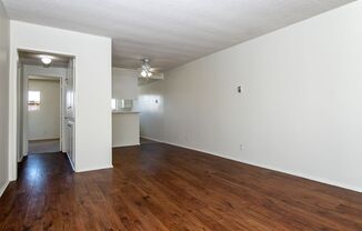 1 bed, 1 bath, 735 sqft, $2,050, Unit E