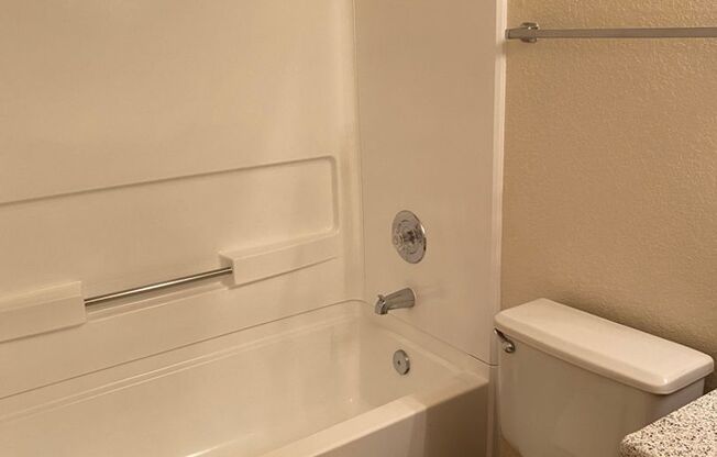 2 beds, 1 bath, 803 sqft, $1,468, Unit CMV 12223 - 204
