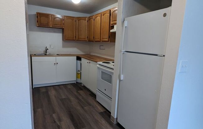 2 beds, 1 bath, 800 sqft, $1,595, Unit 05B