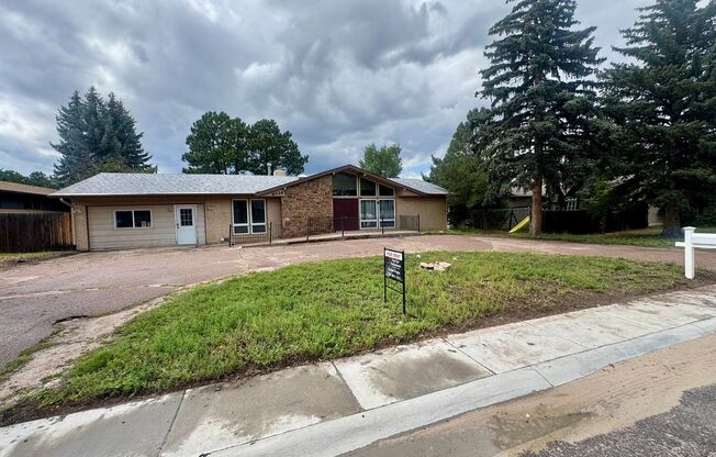 5 bedroom Ranch home in North Colorado Springs