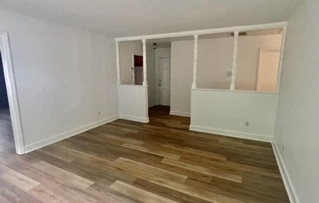 Classic 3 bedroom 1 1/2 bath ranch with great living spaces in popular Starmount neighborhood!