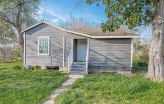 Affordable spacious 3bed/2bath single-family house!