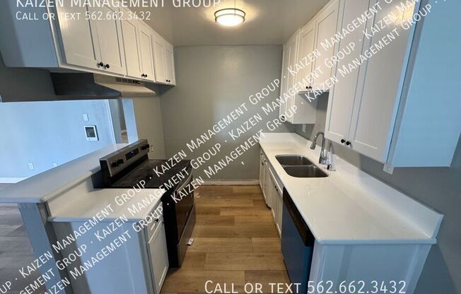 1090 WALNUT AVE