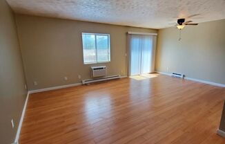 2 beds, 1 bath, 835 sqft, $1,409, Unit 5B