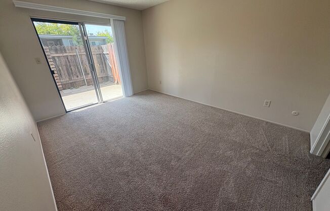2 beds, 1 bath, 895 sqft, $1,700, Unit 494803