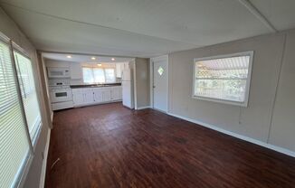 2 beds, 1 bath, $825