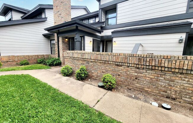 Modern and Cozy 2/BR 2/BA Home in Gated Community!