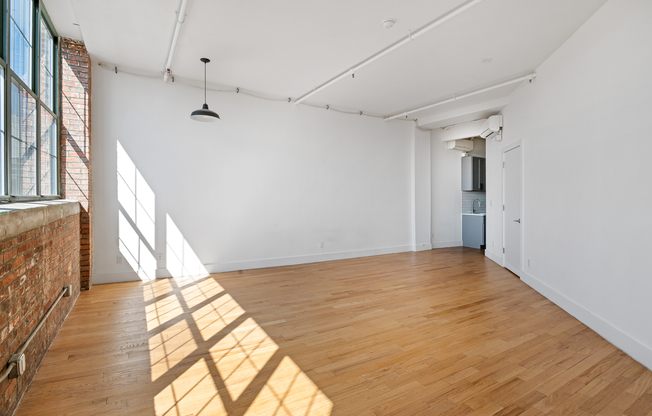 Studio, 1 bath, $5,000, Unit 3A