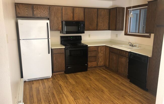 2 beds, 1 bath, $1,250