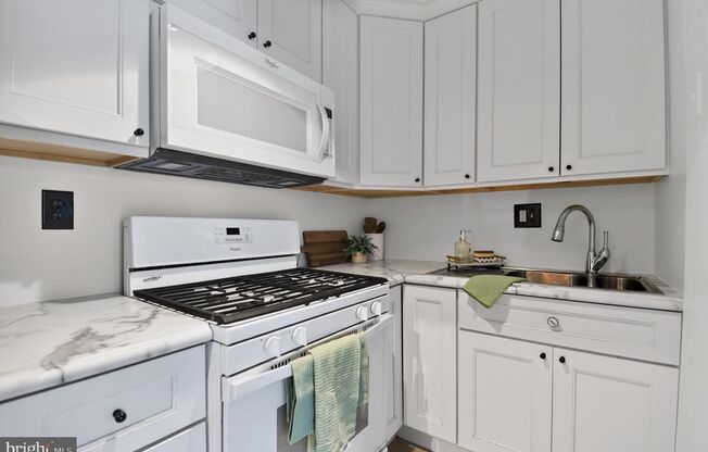 1 bed, 1 bath, $1,725, Unit Unit 415